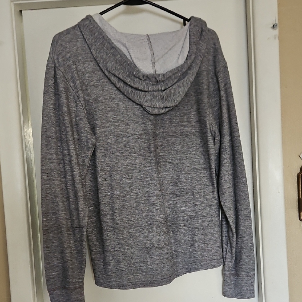 Stylish Women's Sweater Collection - Picture 3 of 11